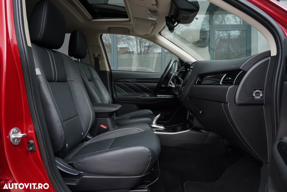 Mitsubishi Outlander 2.0 4WD Plus - 29