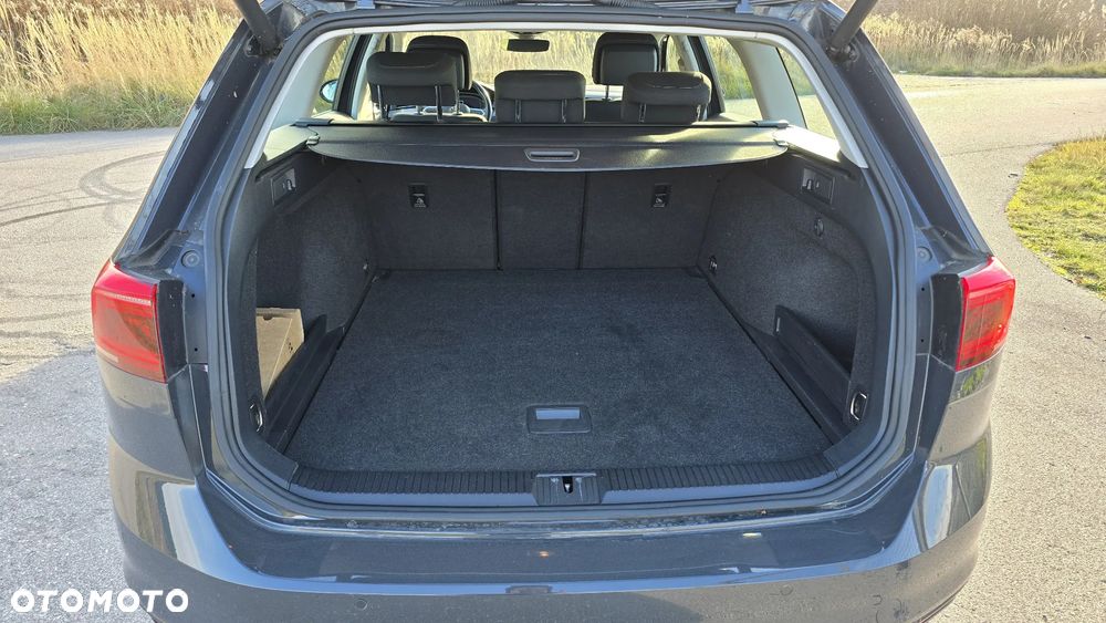 Volkswagen Passat - 18
