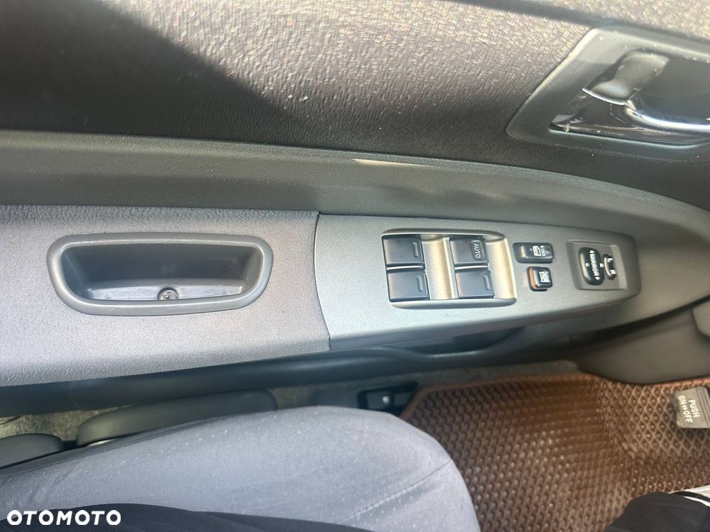 Toyota Prius - 12