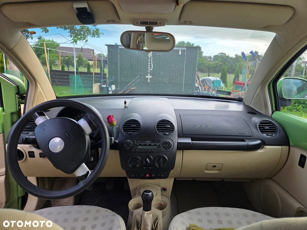Volkswagen New Beetle - 10