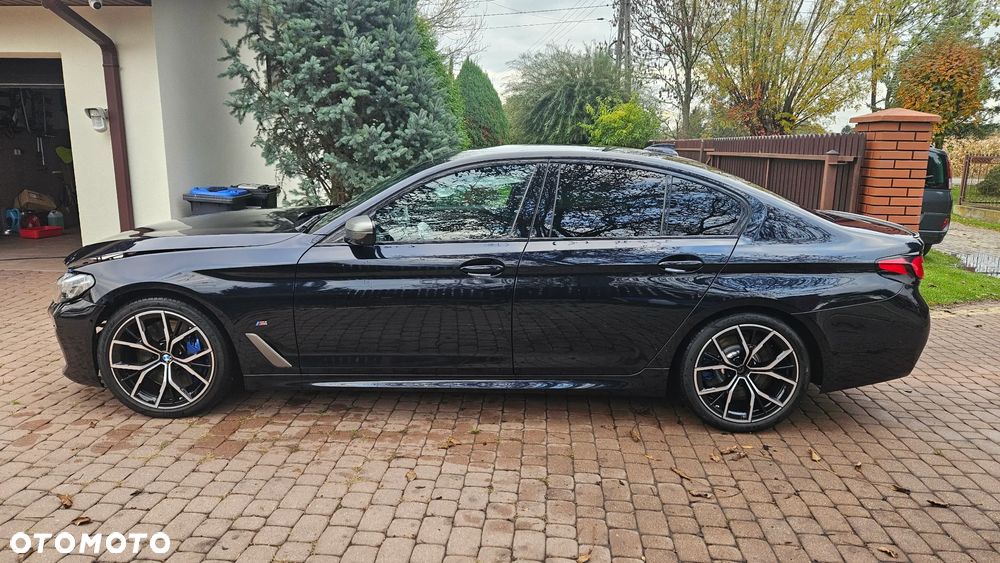 BMW Seria 5 M550i xDrive - 4