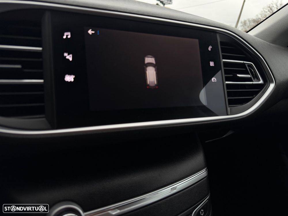 Peugeot 308 SW BlueHDi 130 EAT8 Style - 16