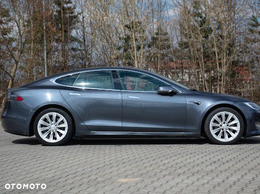Tesla Model S - 1