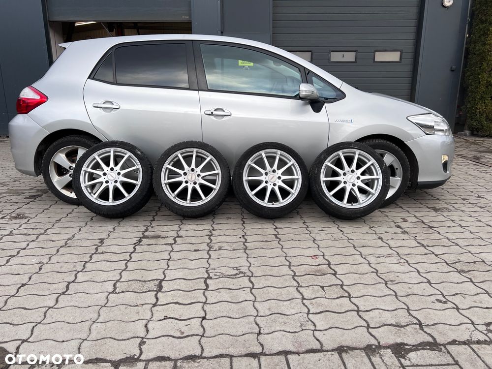 Toyota Auris - 12