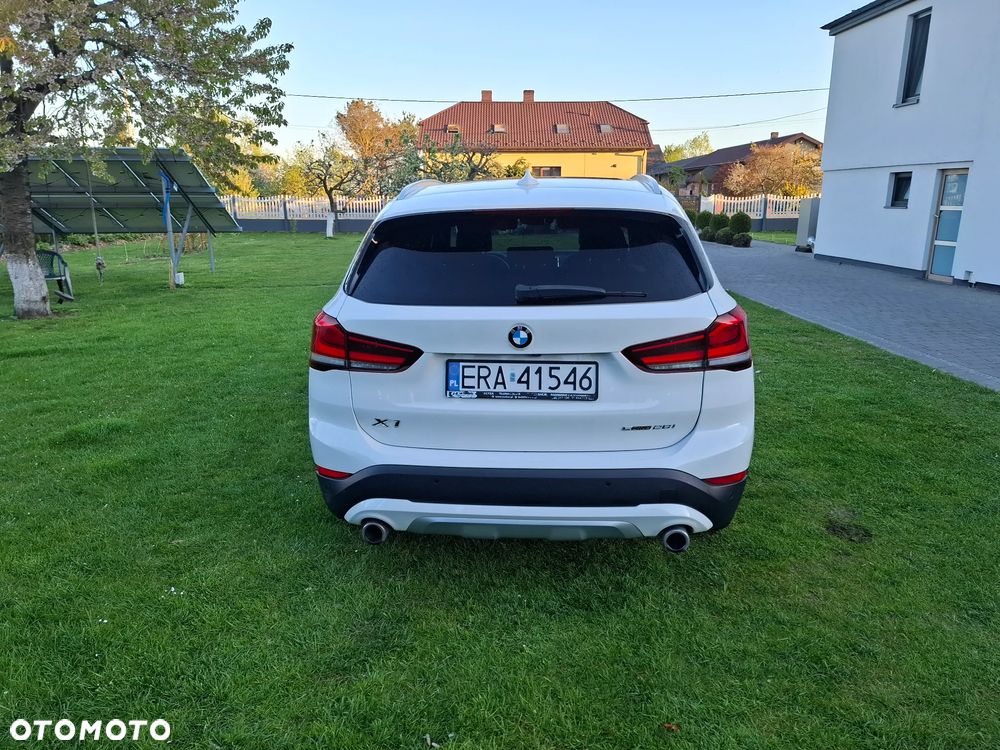 BMW X1 xDrive28i xLine - 20