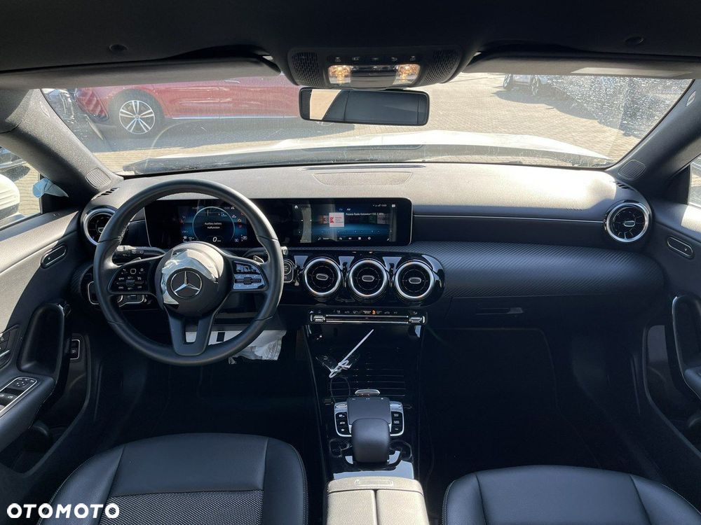Mercedes-Benz CLA 180 7G-DCT - 7