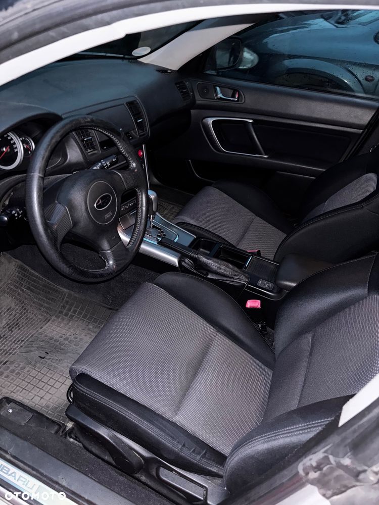 Subaru Legacy - 21