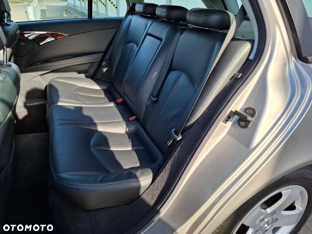 Mercedes-Benz Klasa E - 23