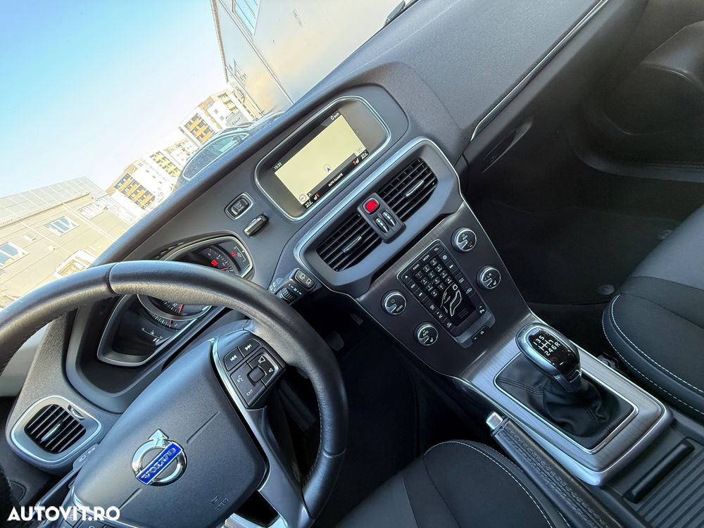 Volvo V40 D2 Summum - 6