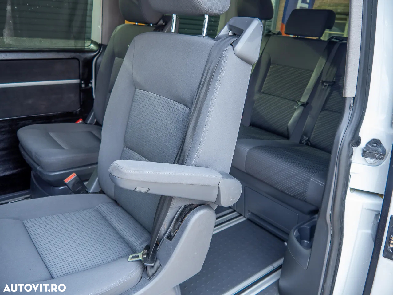 Volkswagen Multivan - 5