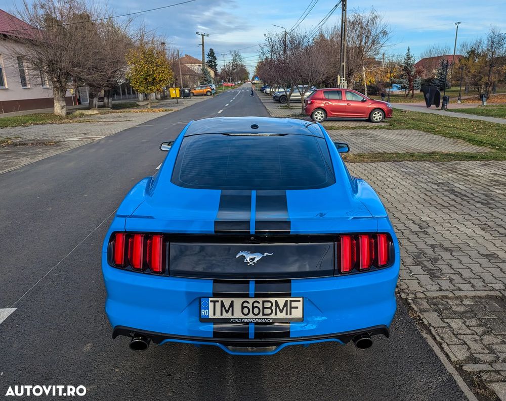 Ford Mustang - 7