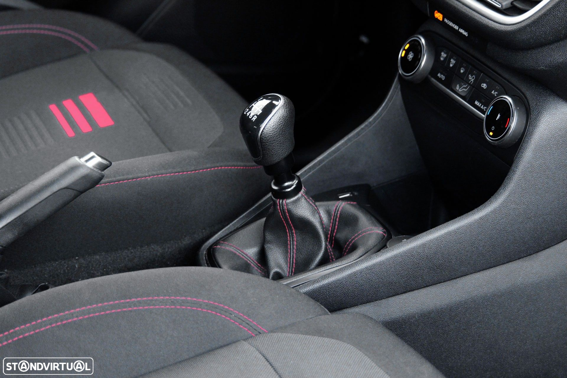 Ford Fiesta 1.0 EcoBoost ST-Line - 12