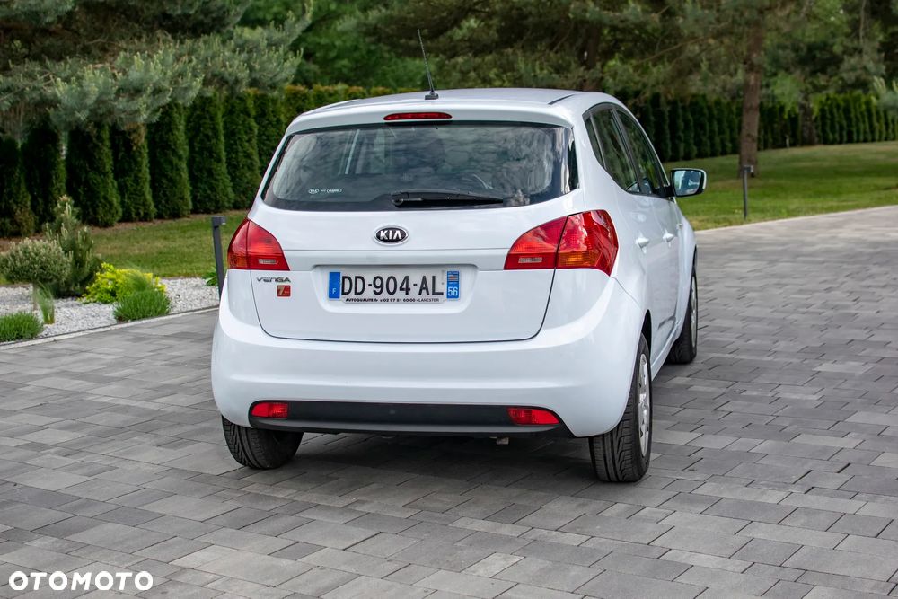 Kia Venga - 22