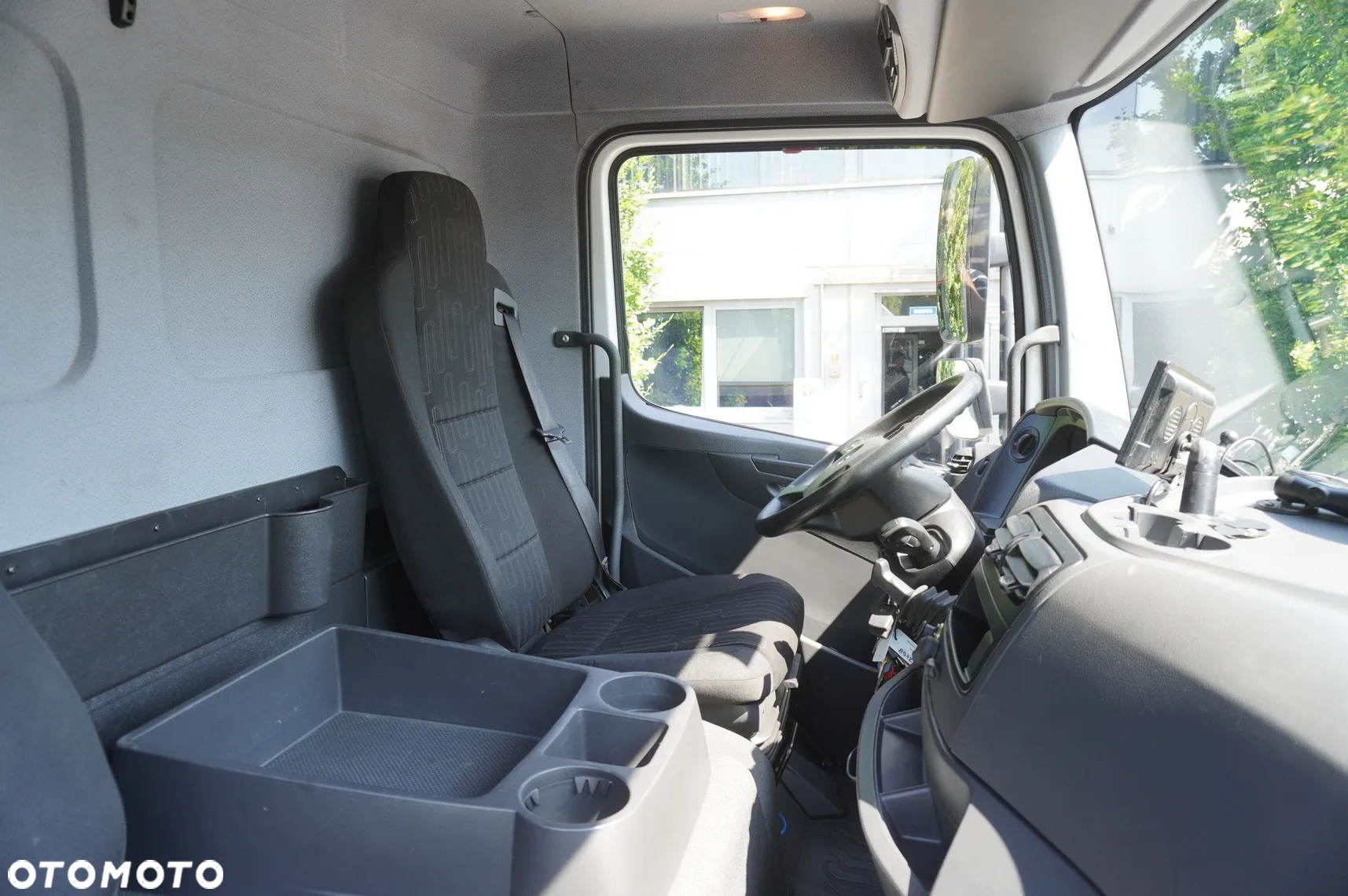 Mercedes-Benz Atego 1321 / 80 tys. km !!! / Kontener 20 EPAL - 28