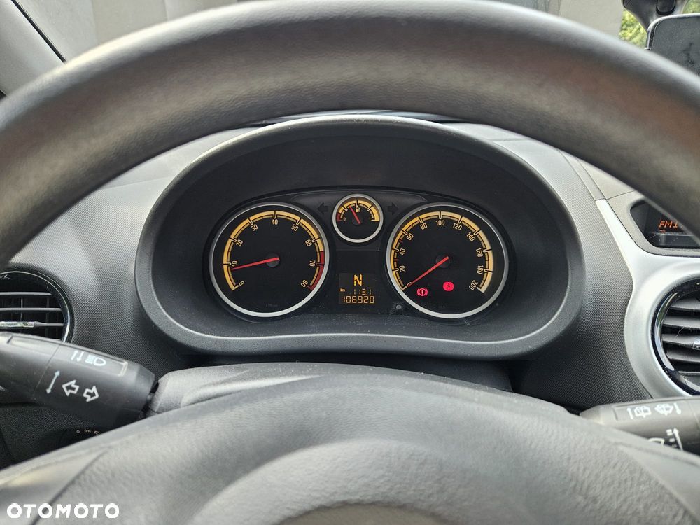 Opel Corsa 2011 photo 3