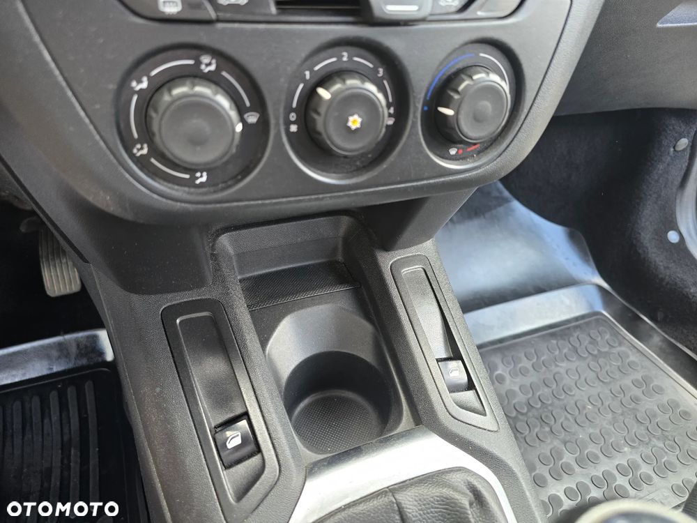 Peugeot 301 1.6 HDi Active - 19