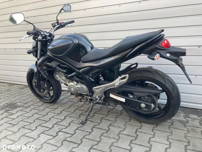 Suzuki Gladius - 3