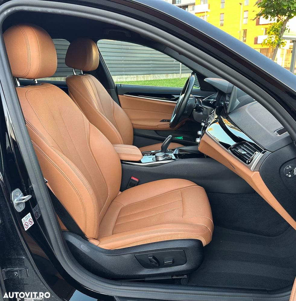 BMW Seria 5 530e Aut. Luxury Line - 38