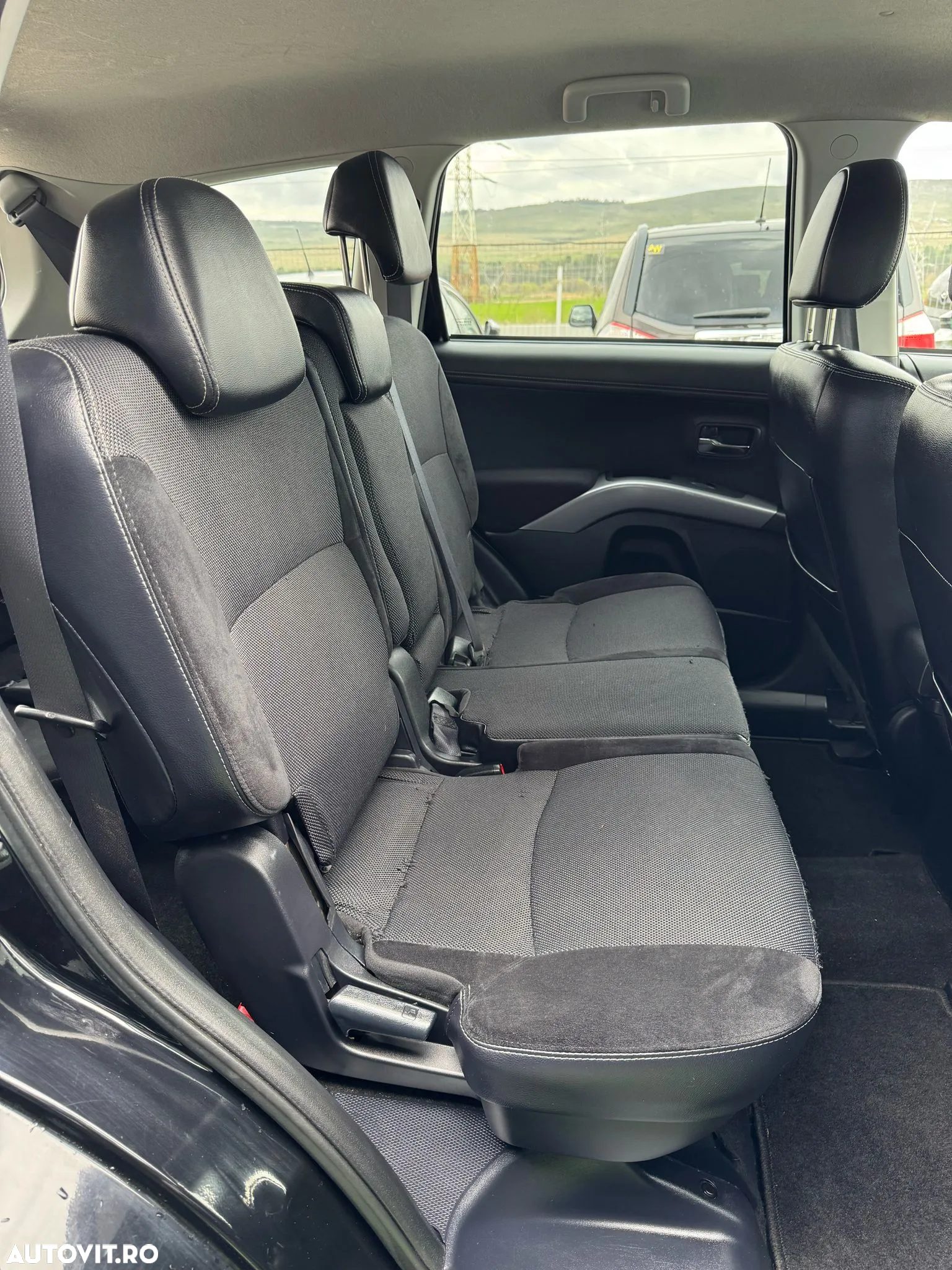 Mitsubishi Outlander - 28