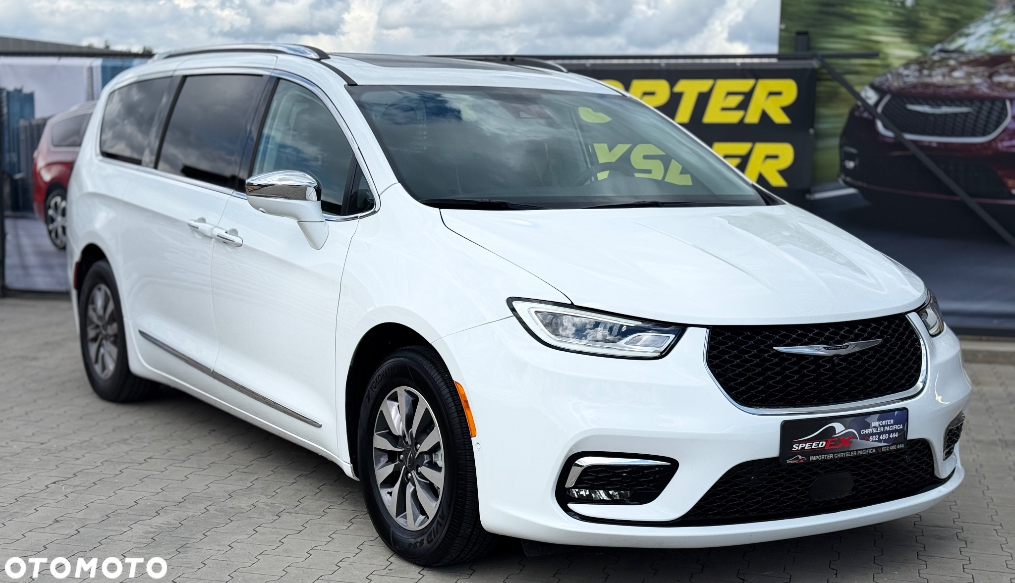 Chrysler Pacifica - 2