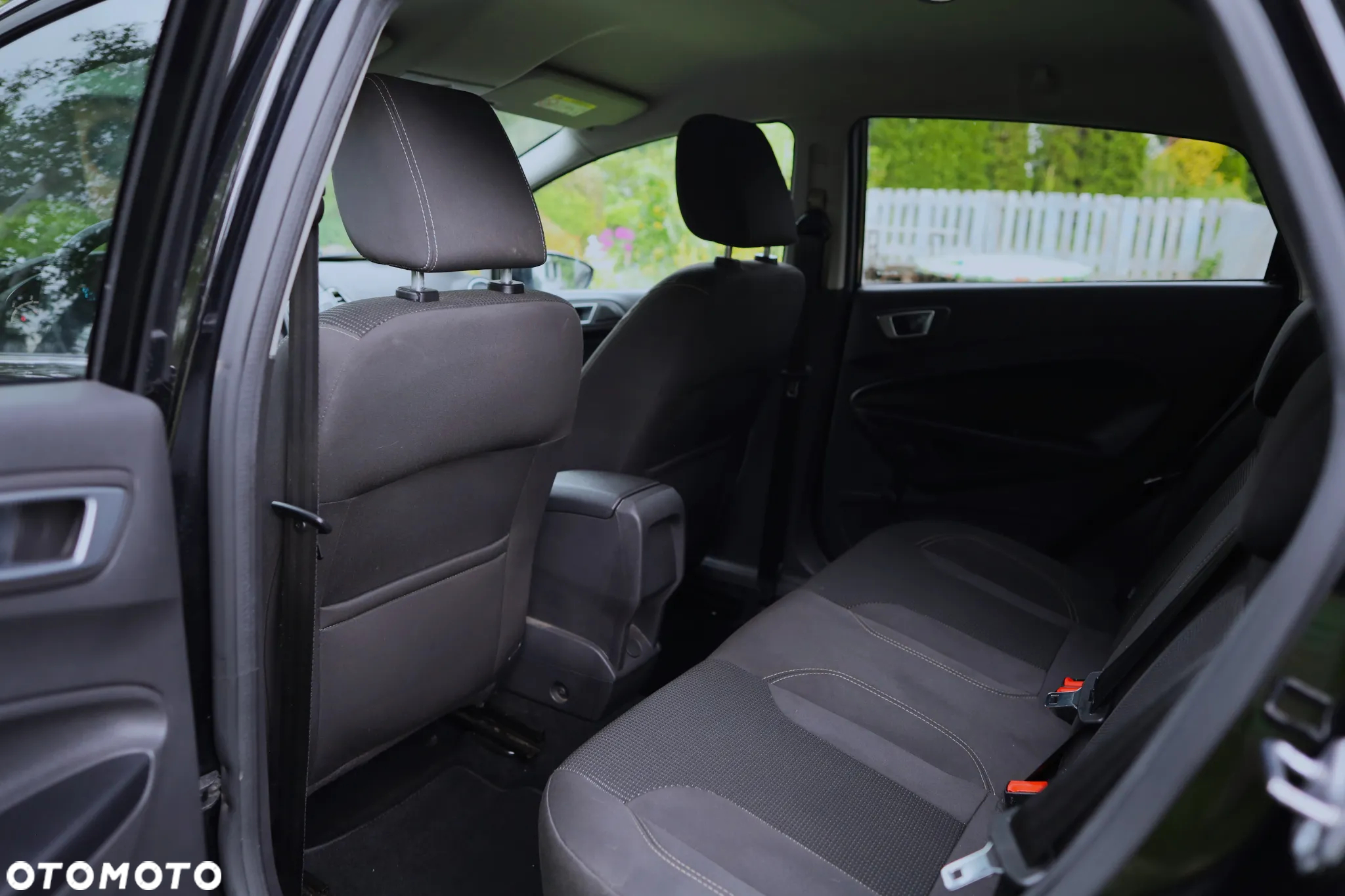 Ford Fiesta 1.5 TDCi Ambiente - 29