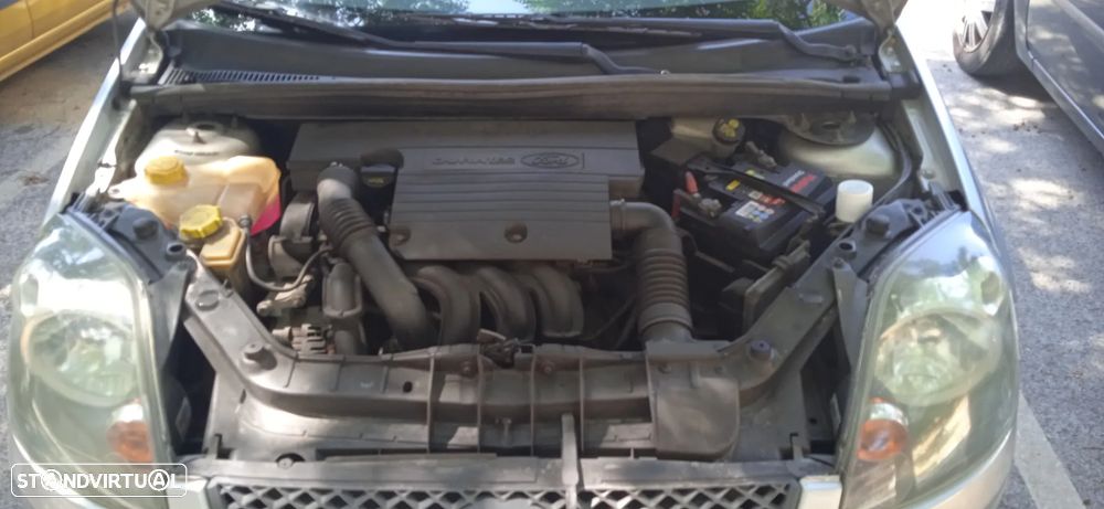Ford Fiesta 1.25 Ghia - 16