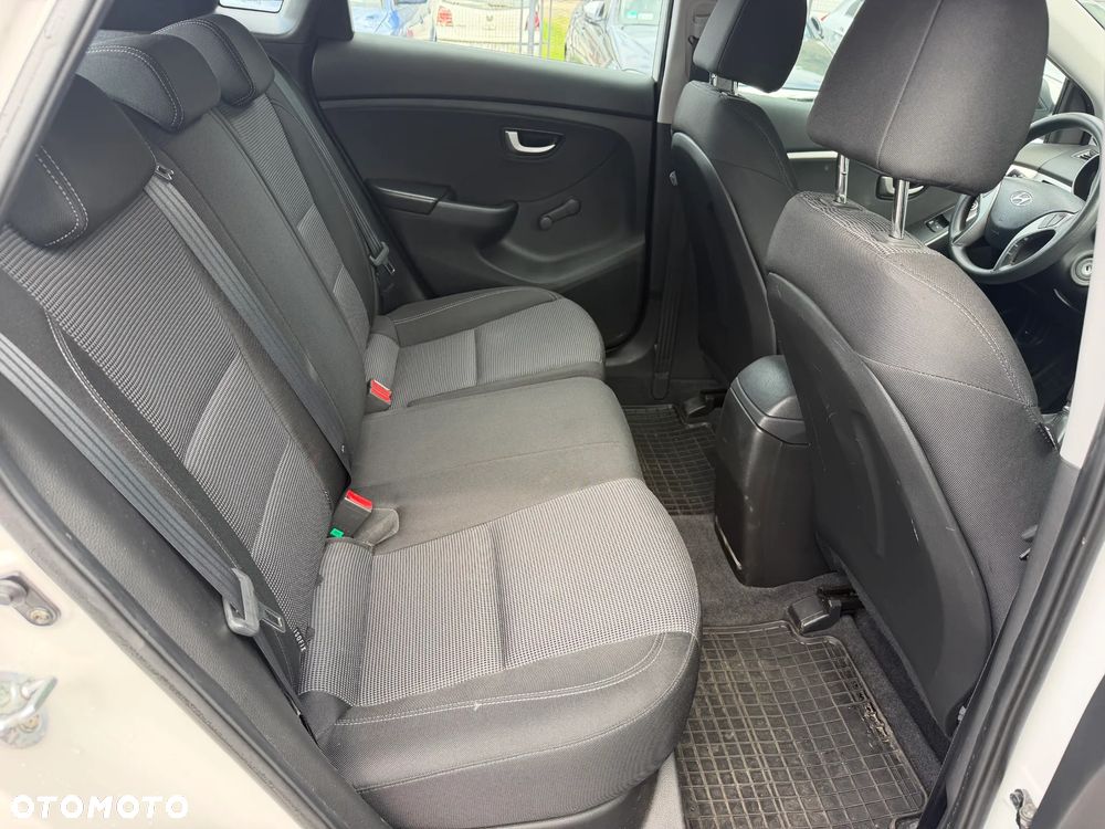 Hyundai i30 1.4 CRDi Classic + - 11