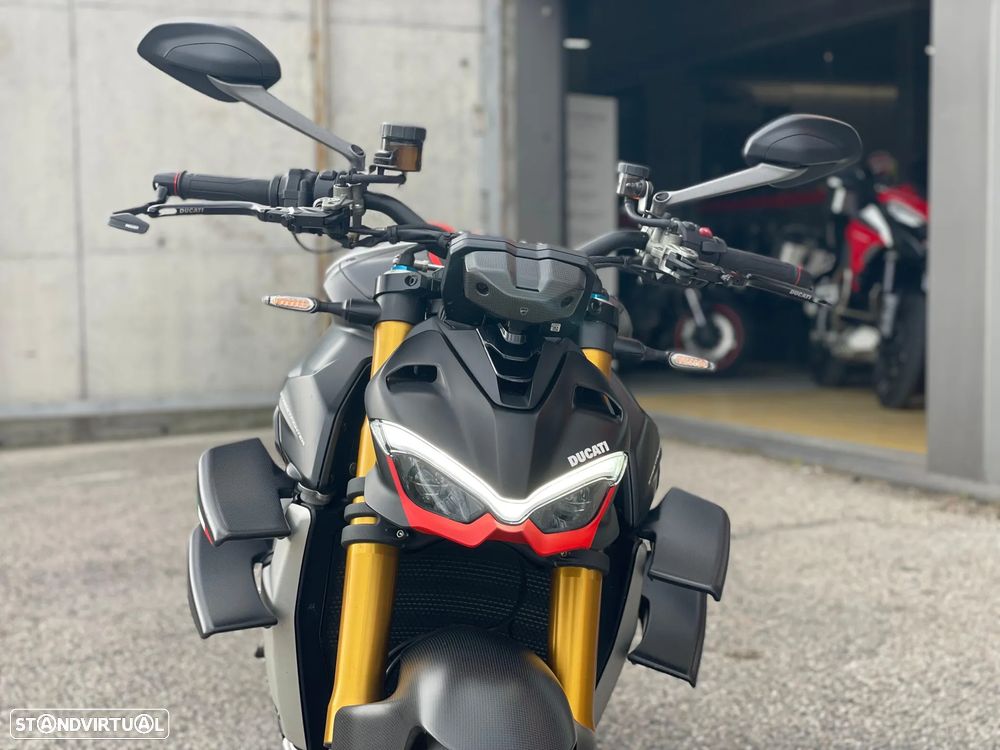 Ducati Streetfighter V4 SP2 - 12