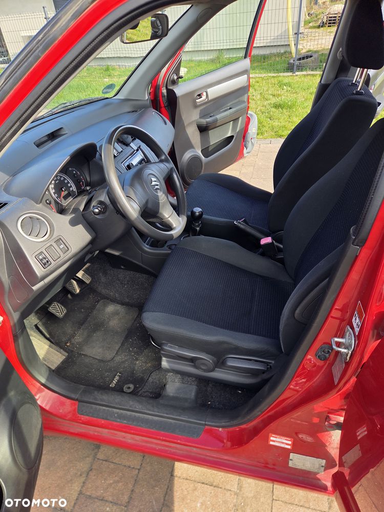 Suzuki Swift 1.3 Club - 10