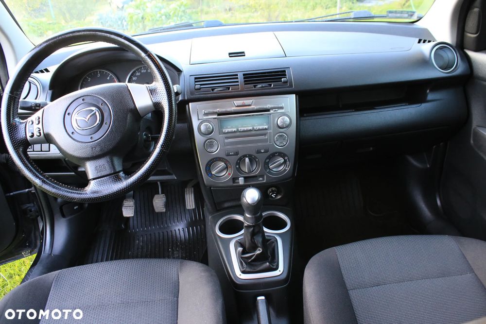 Mazda 2 - 10