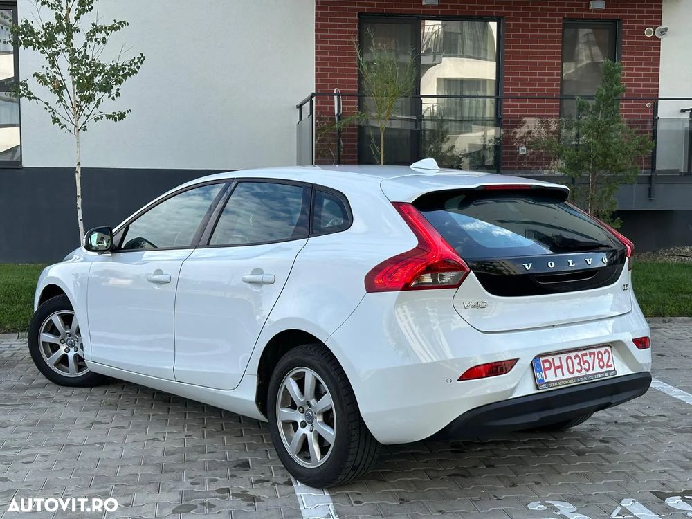 Volvo V40 Cross Country D2 Momentum - 4