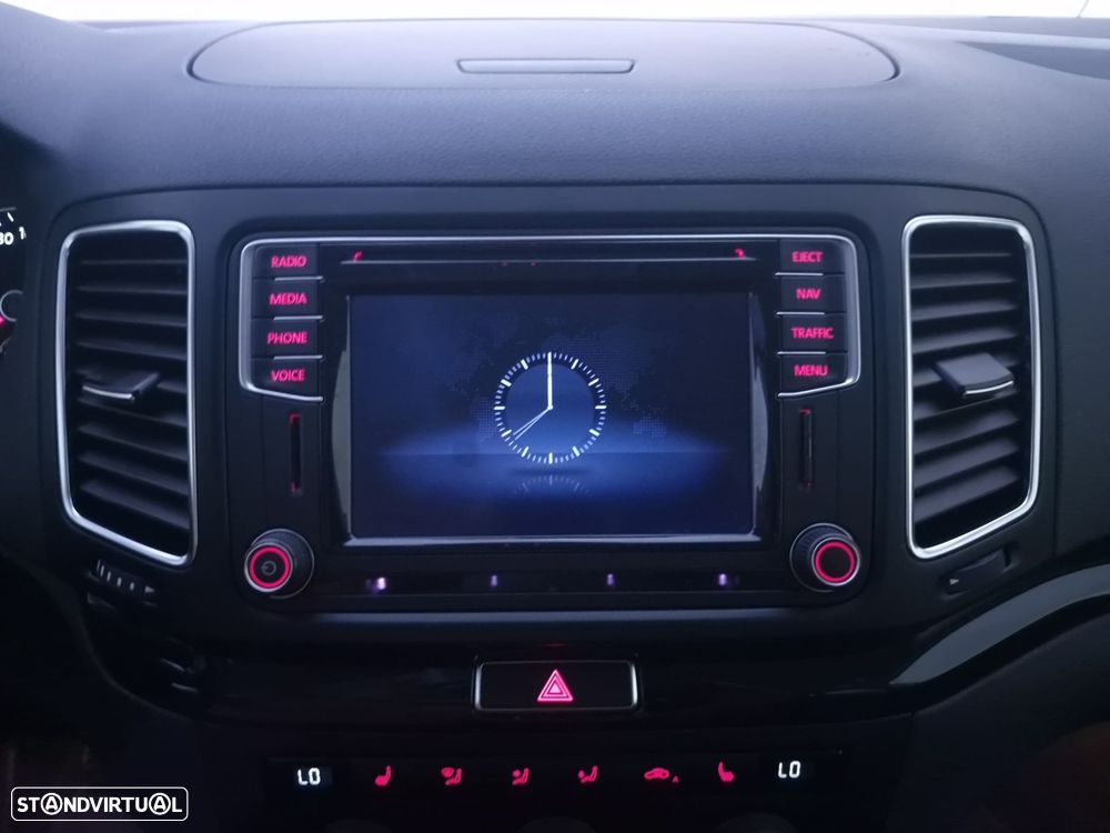 VW Sharan 2.0 TDI Blue Highline - 38