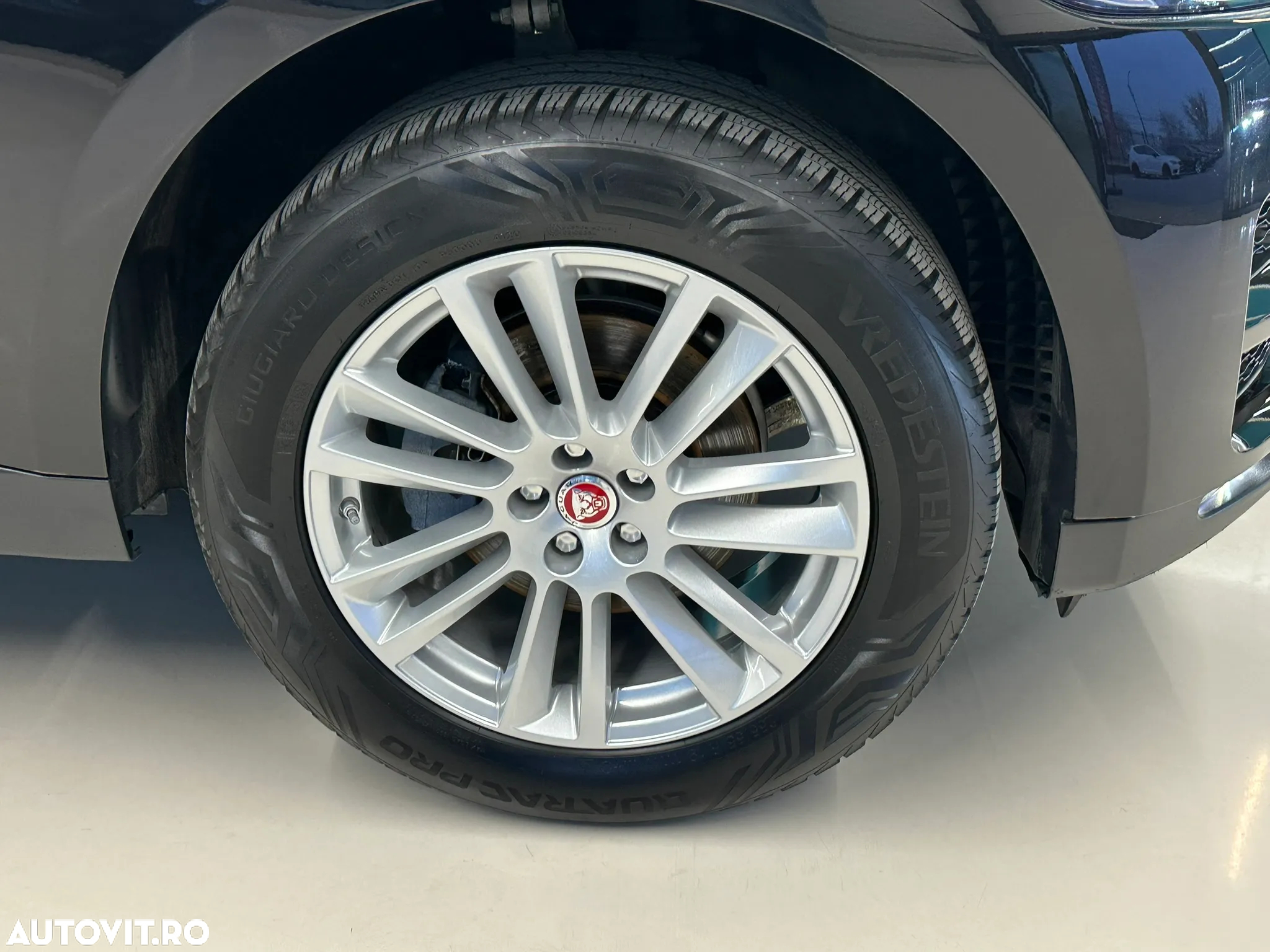 Jaguar F-Pace 20d AWD Aut. Portfolio - 36