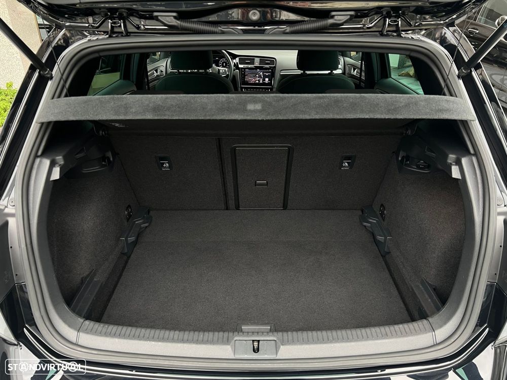 VW Golf 2.0 TDi GTD DSG - 33