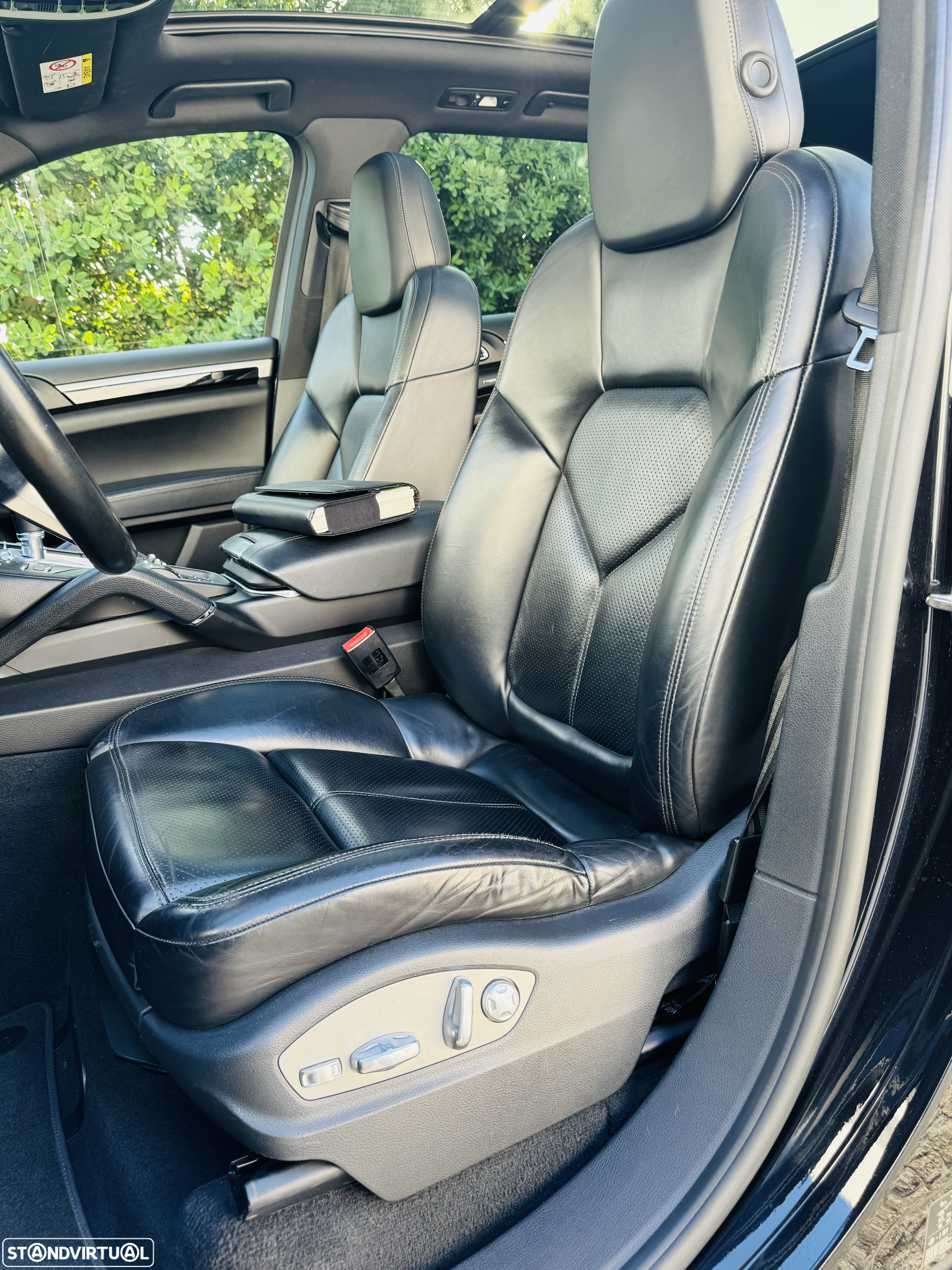 Porsche Cayenne Platinum Edition - 14