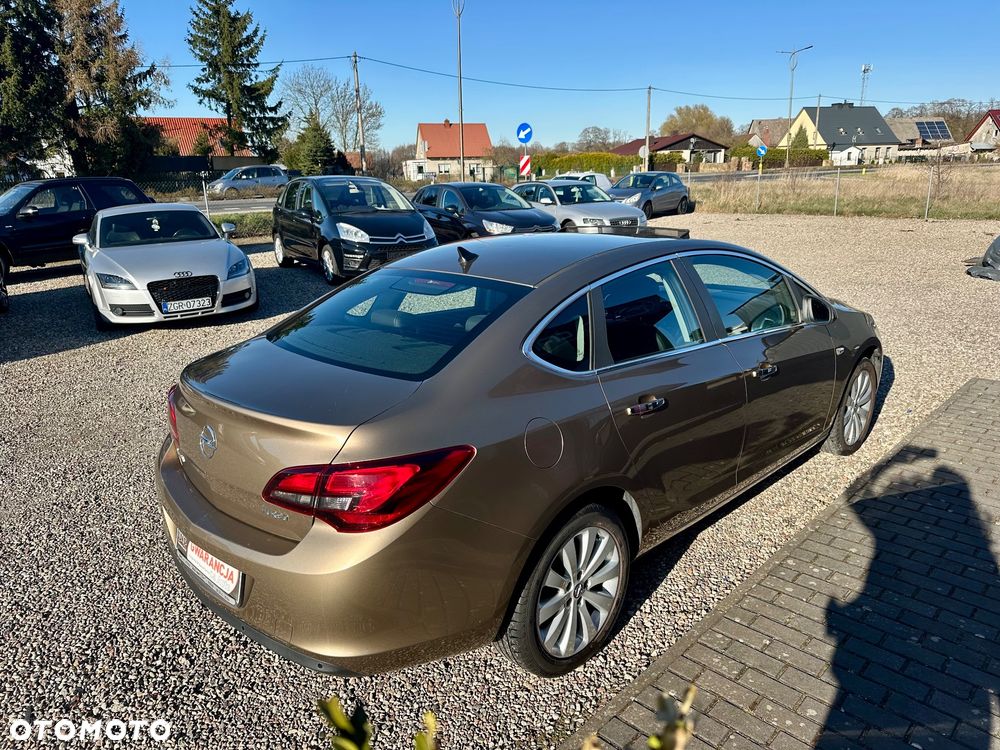 Opel Astra 1.4 Turbo - 8