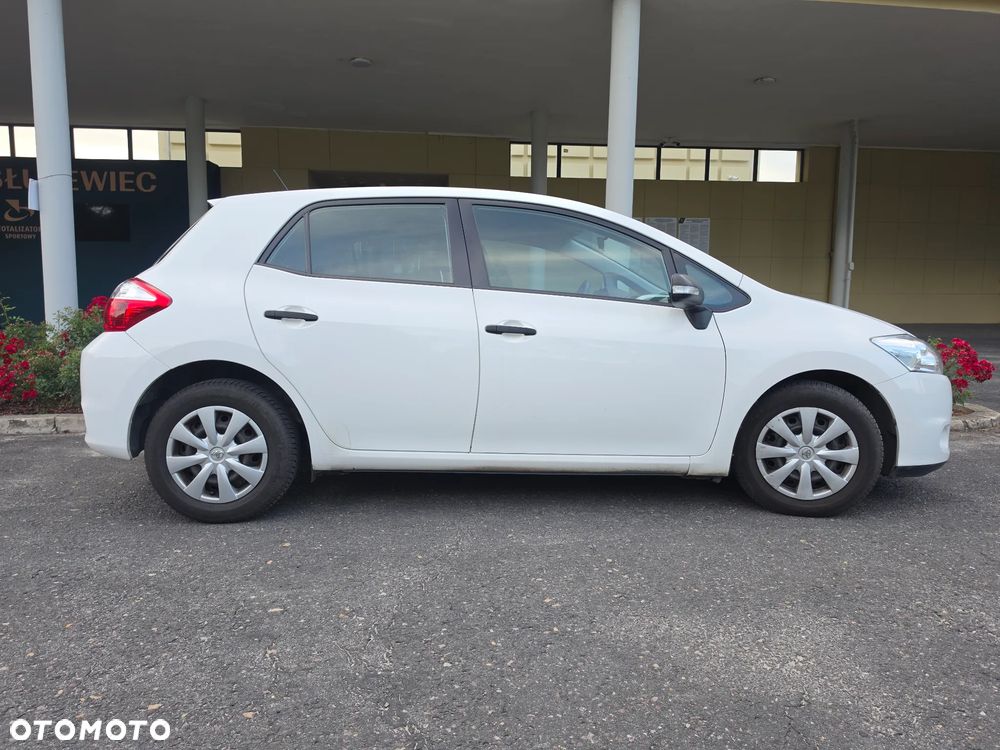 Toyota Auris 1.4 D-4D Life - 3
