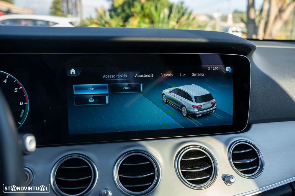 Mercedes-Benz E 300 de Avantgarde 4Matic - 16