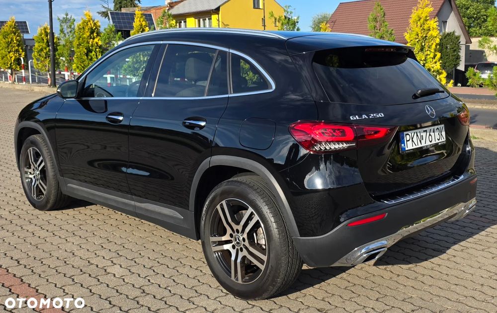 Mercedes-Benz GLA 250 4Matic 8G-DCT Edition Progressive Line - 8