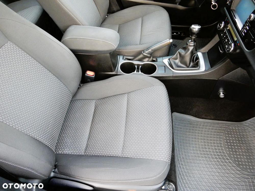Toyota Corolla 1.4 D-4D Comfort - 16