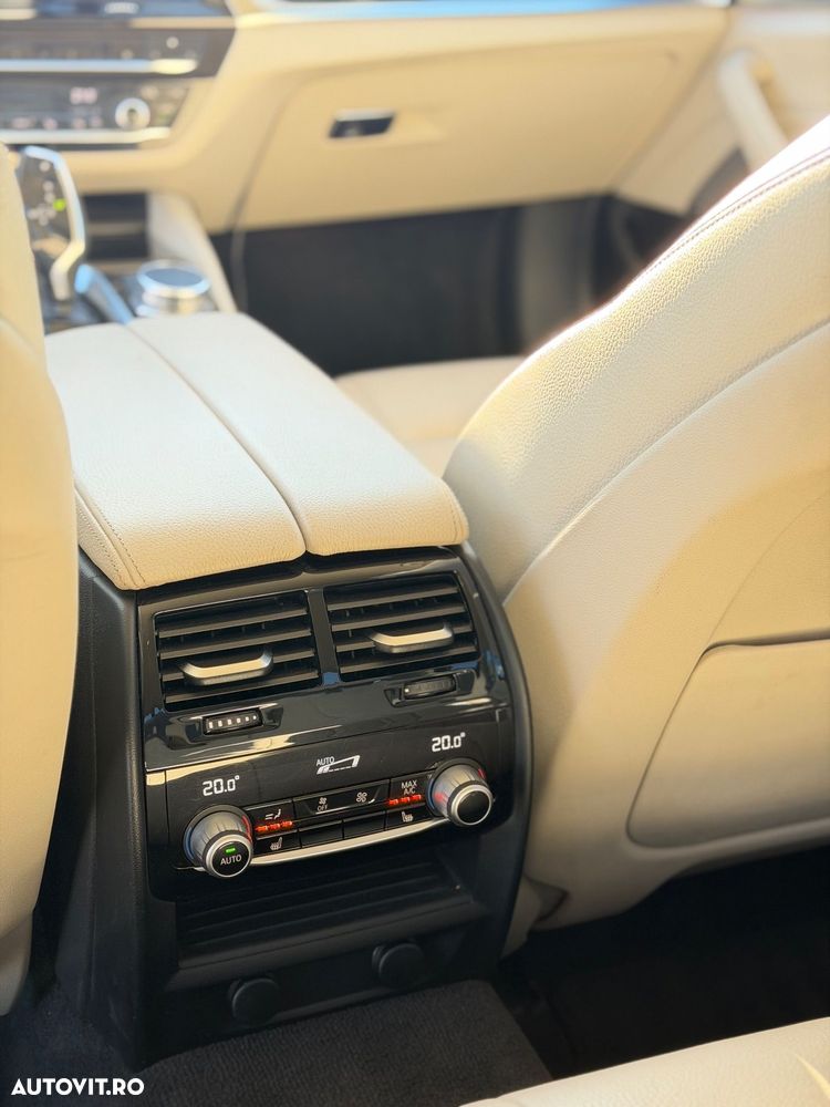 BMW Seria 5 530i xDrive AT - 19