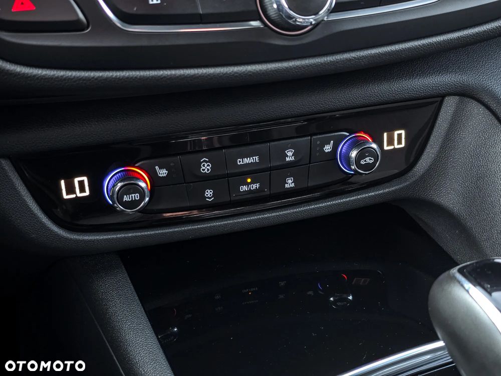 Opel Insignia - 23