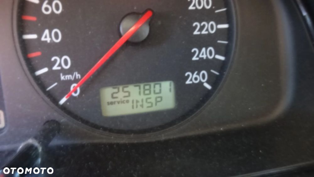 Volkswagen Passat - 2
