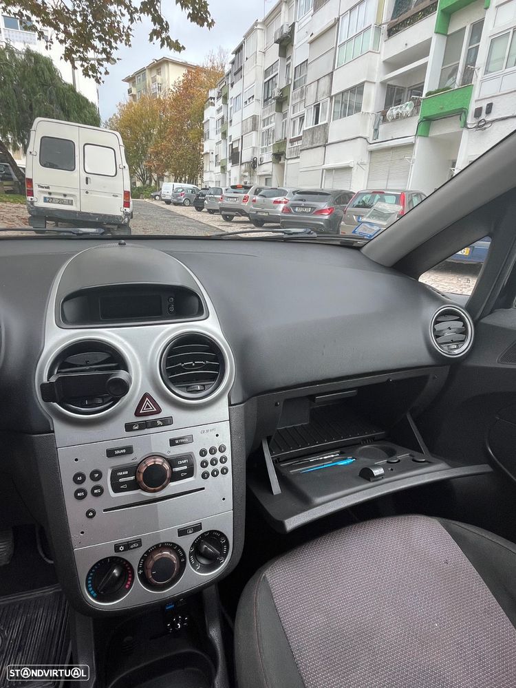 Opel Corsa 1.2 Black Edition - 10