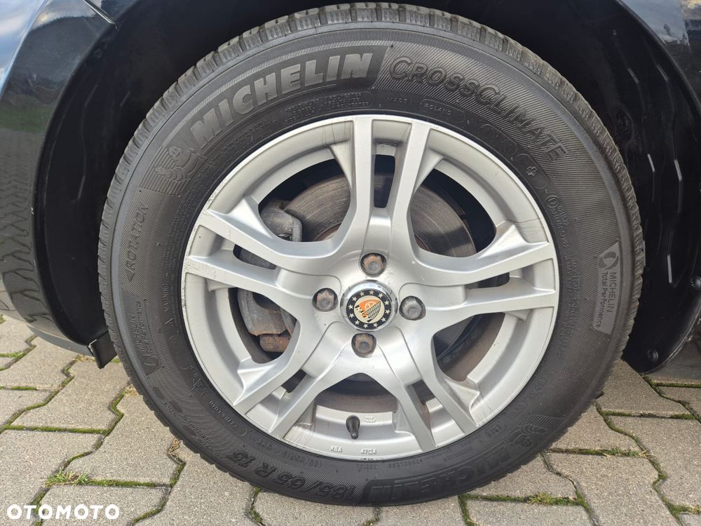 Kia Rio - 23