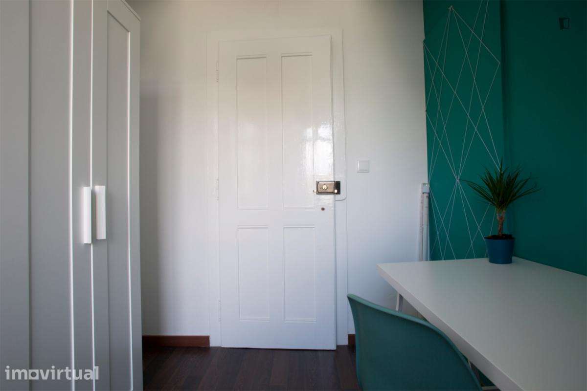Quarto - localizado em Alcântara Lisbon - Grande imagem: 4/14