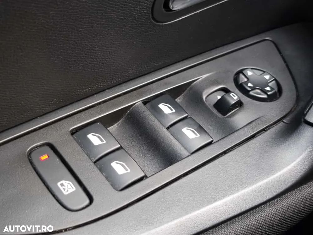Peugeot 2008 1.5 BlueHDI FAP Allure - 26