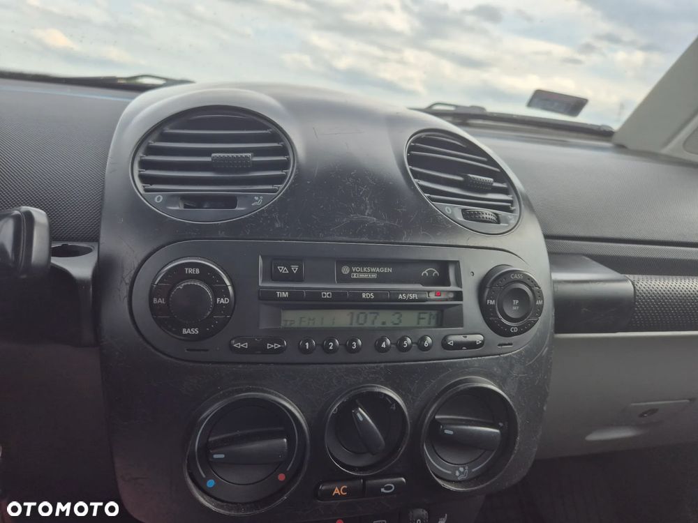 Volkswagen New Beetle 2.0 - 10