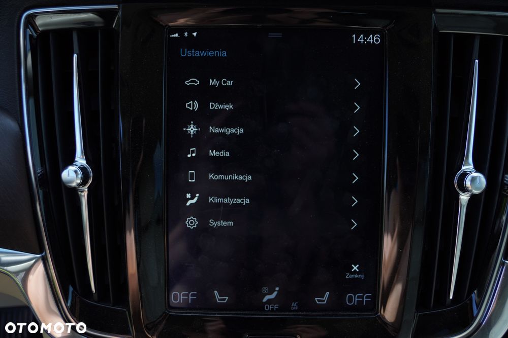 Volvo V90 D5 SCR AWD Momentum Pro - 24
