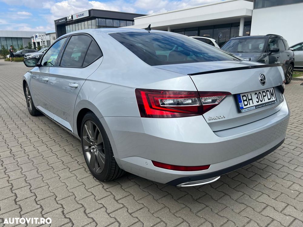 Skoda Superb 2.0 TDI DSG Sportline - 6